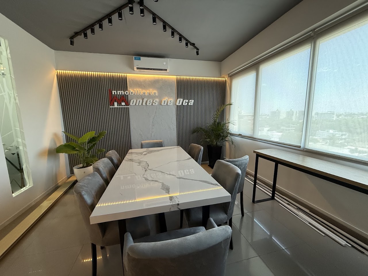 Oficina de Inmobiliaria Montes de Oca