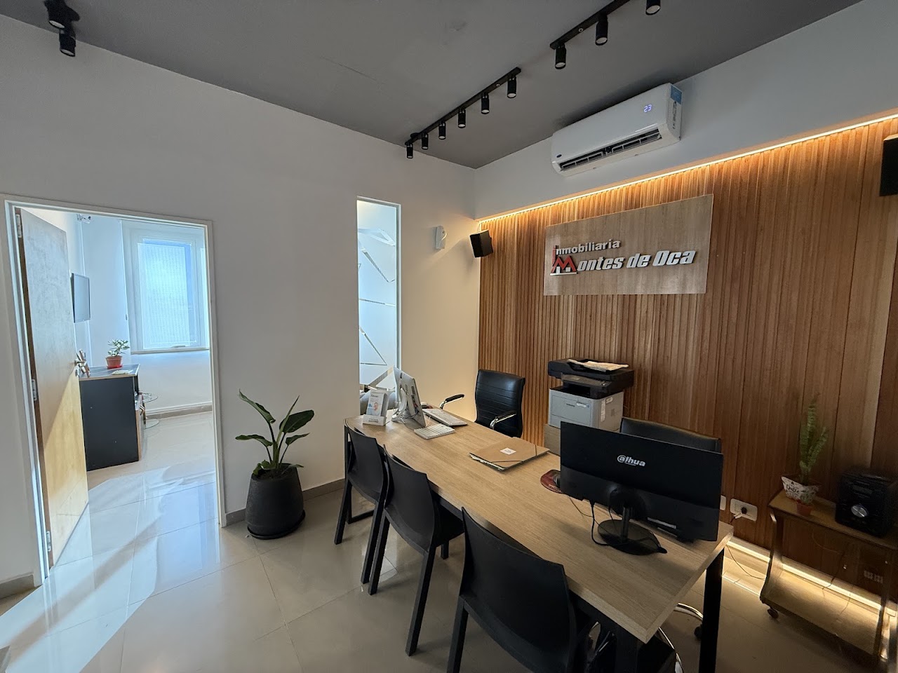 Sala de reuniones de la inmobiliaria